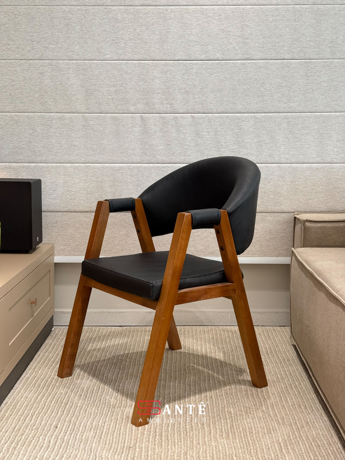 Cadeira Dora Courissimo Preto Takeda Santê Ambientes